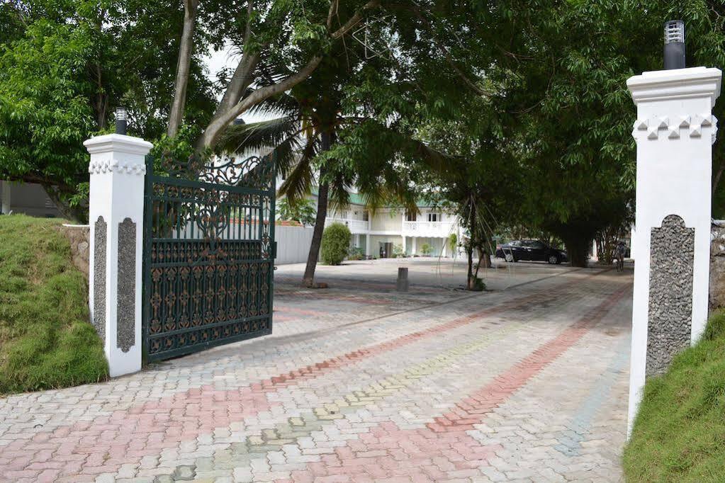 Hotel Empryean Katunayaka Exterior foto