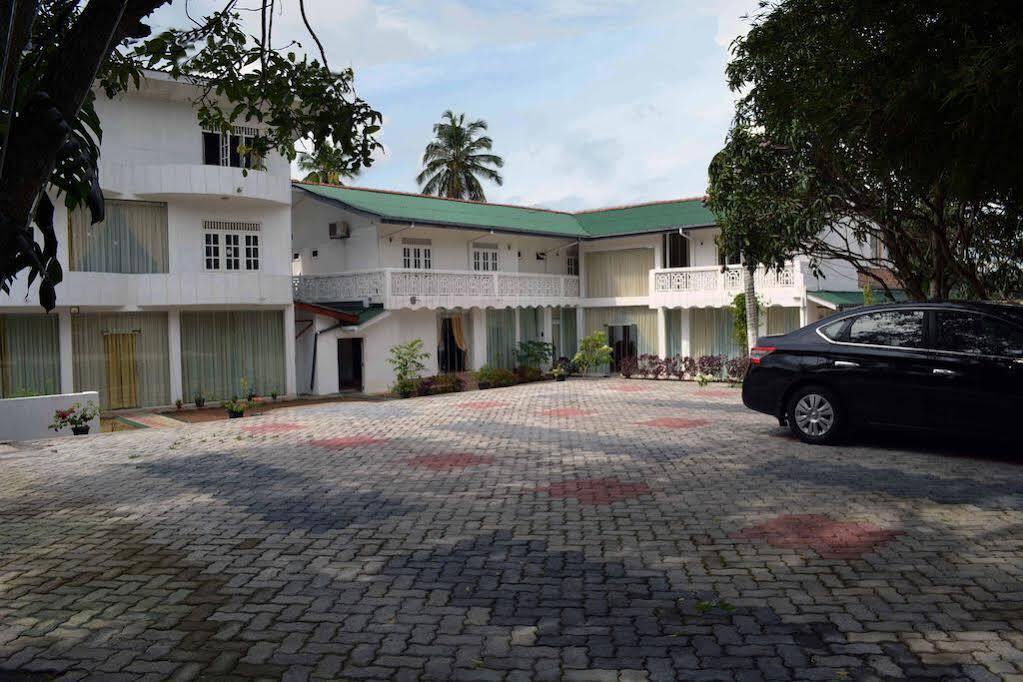 Hotel Empryean Katunayaka Exterior foto